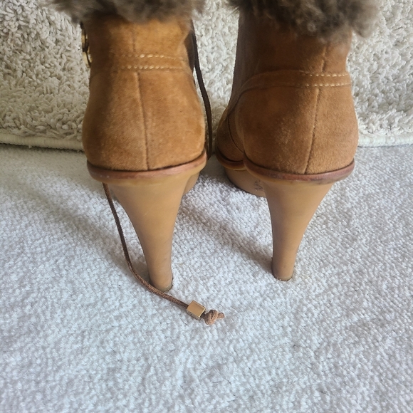 Micheal Kors tan heeled fur boots - Picture 11 of 11